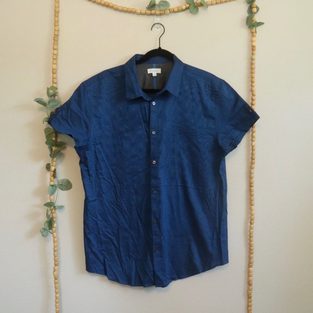 Boys Calvin Klein Blue Printed Short Sleeve Button Down Size XL